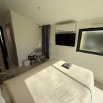 Neuf Avec Jardin Climatisation Smart Tv, Ναντ