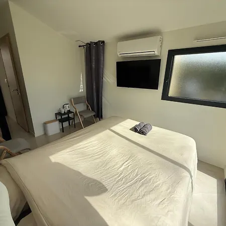 Neuf Avec Jardin Climatisation Smart Tv, شقة