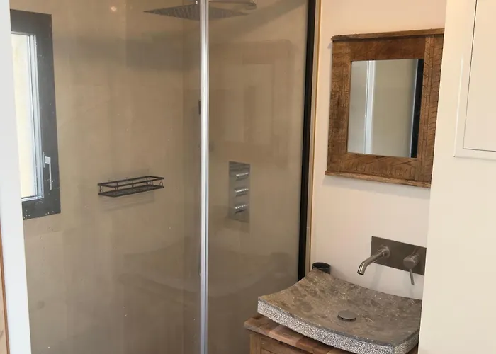 Neuf Avec Jardin Climatisation Smart Tv, Apartment *